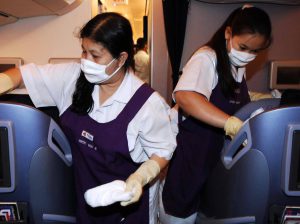 نظافت هواپیما برای خانمها در فرودگاه فرانکفورت