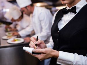 استخدام کارمند رستوران در آلمان